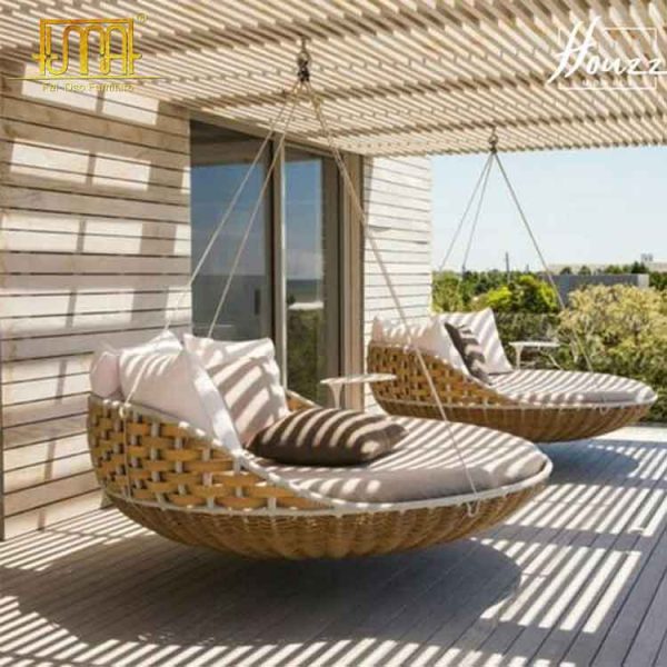 Outdoor hanging daybed