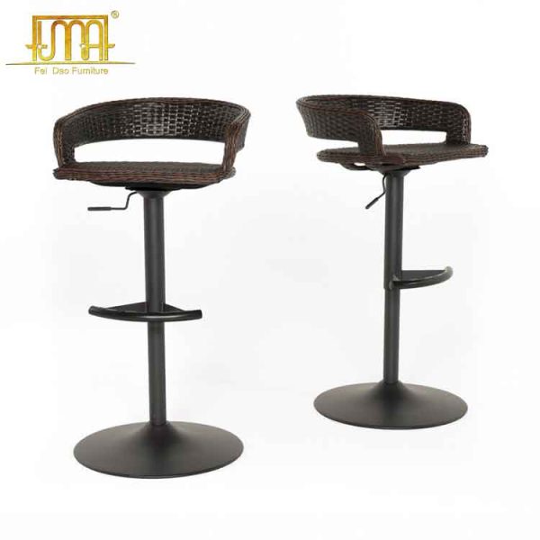 Swivel outdoor bar stools