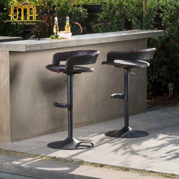 Outdoor Swivel Bar Stool