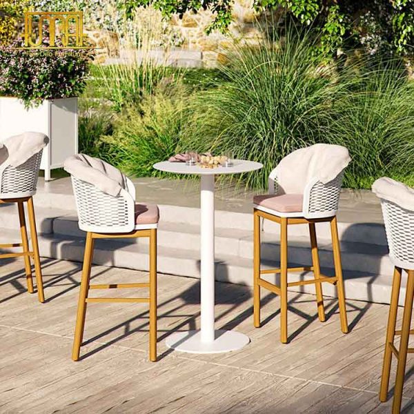 Outdoor stool with backs