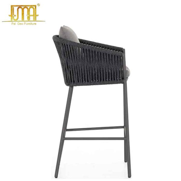 Black outdoor bar stools