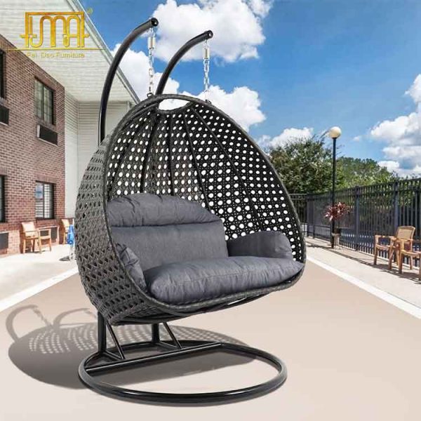 Hanging rattan chair