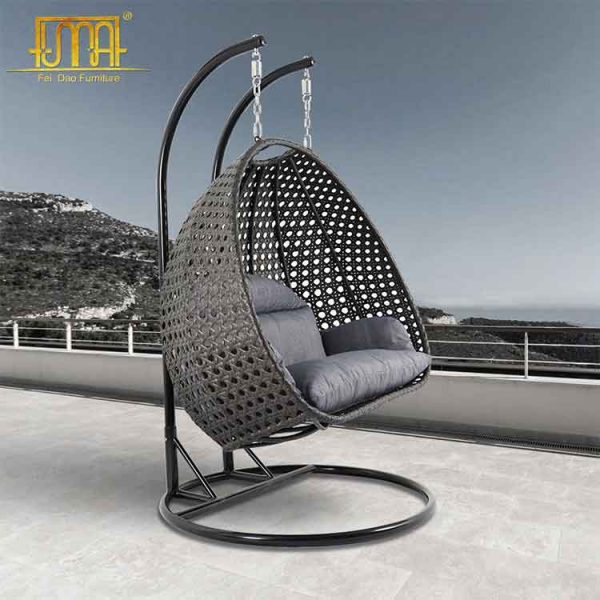 Hanging rattan chair