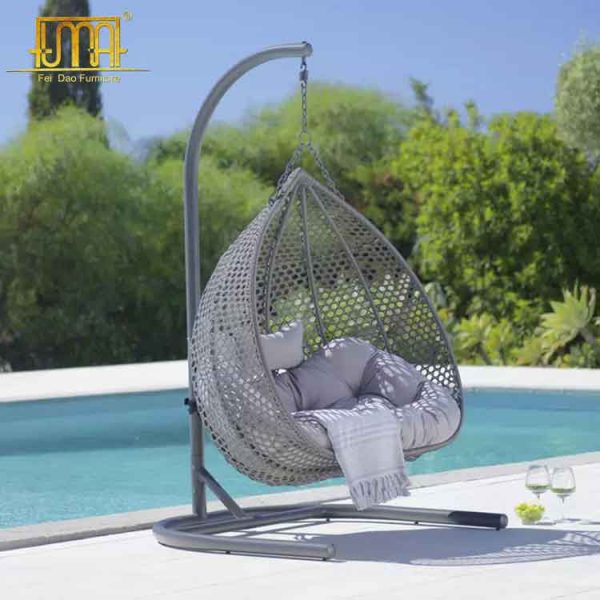 Hanging lounge chair