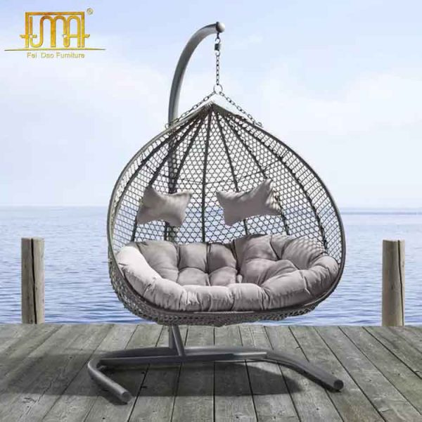 Hanging lounge chair