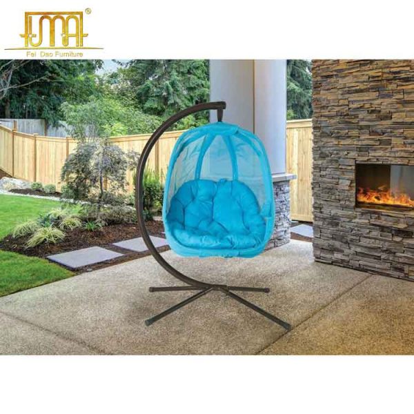 Outdoor hanging egg chair