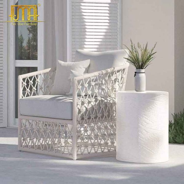 Patio lounger chair