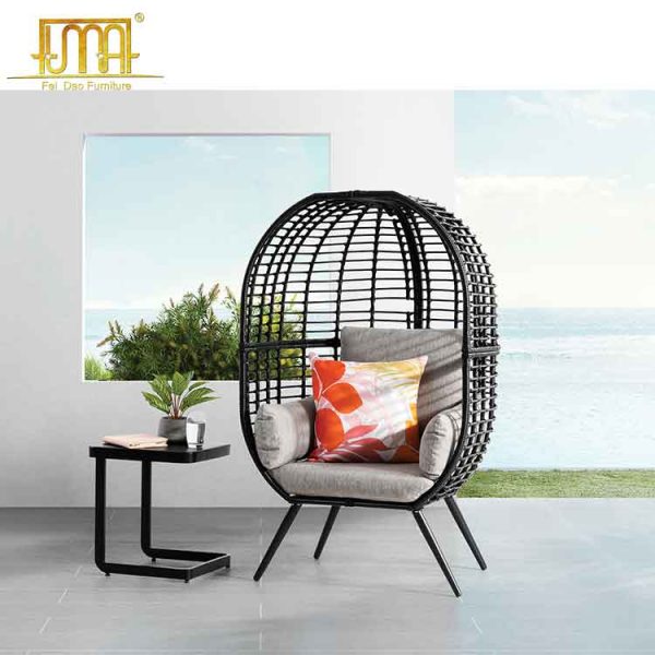 Outdoor nest chair