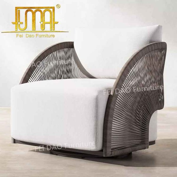 Swivel lounge chair