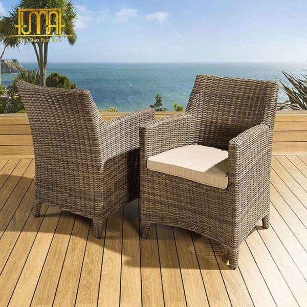 Outdoor patio dining chair