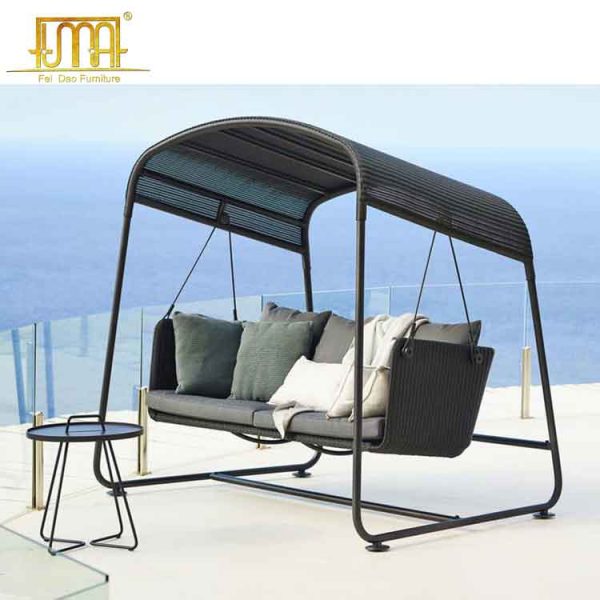 Hanging swing chair outdoor