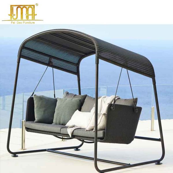 Hanging swing chair outdoor