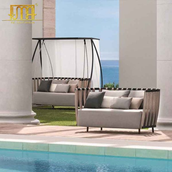 Hanging outdoor swing chair