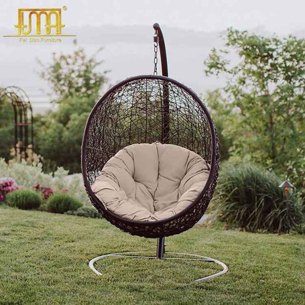 Hanging outdoor egg chair