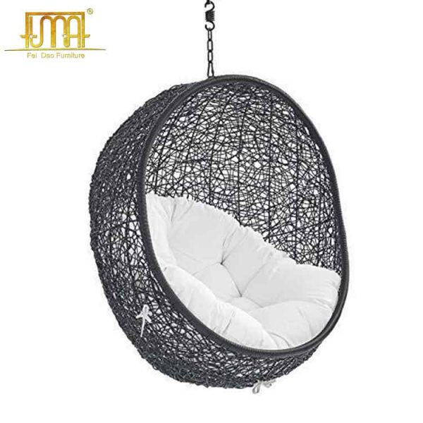 Hanging outdoor egg chair