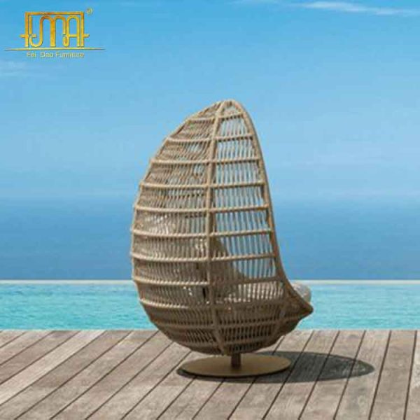 Hanging wicker egg chair