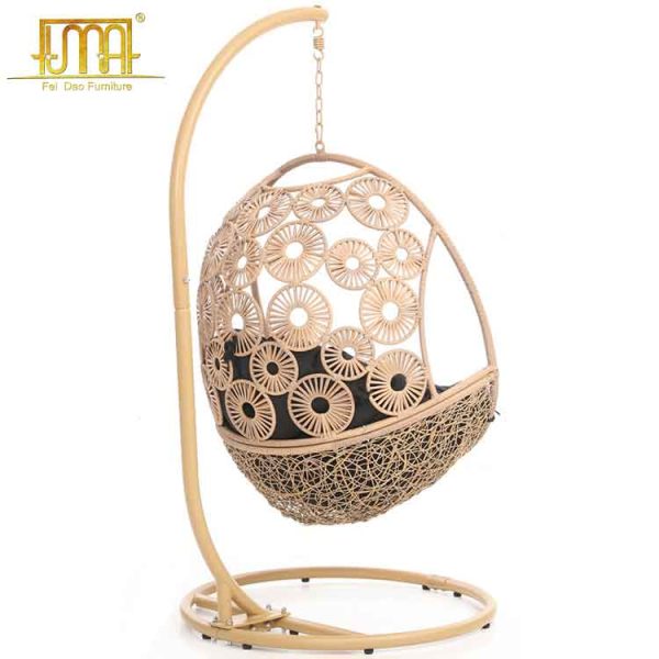 Hanging chair rattan