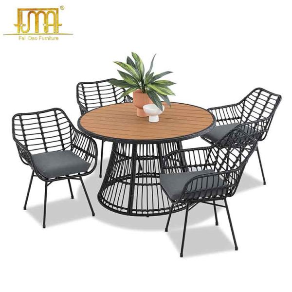 Outdoor dining sets for 4