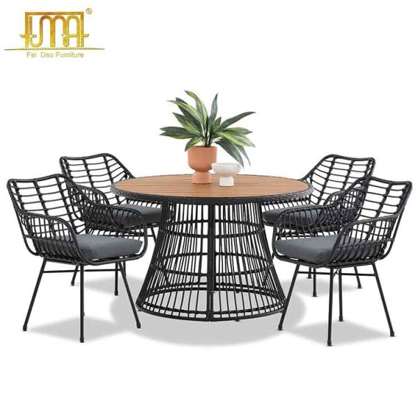 Outdoor dining sets for 4