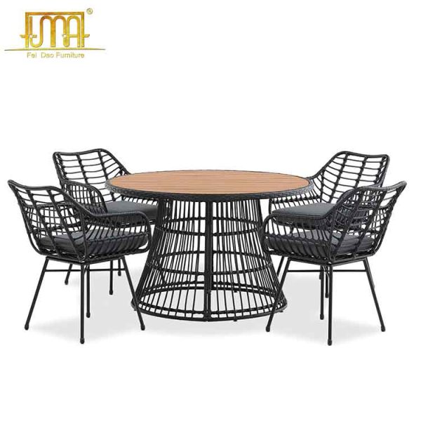 Outdoor dining sets for 4