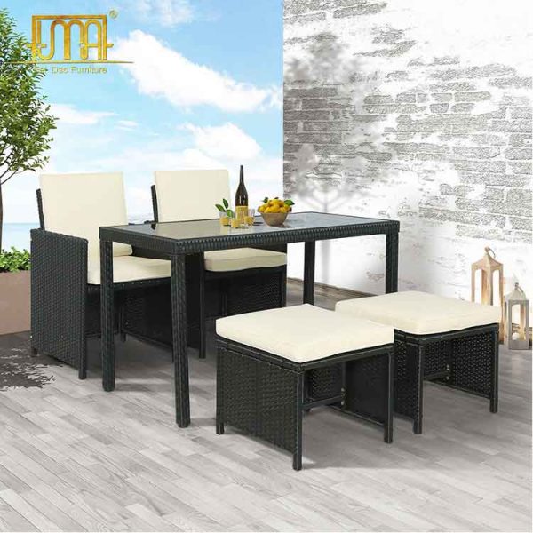 Patio dining table set