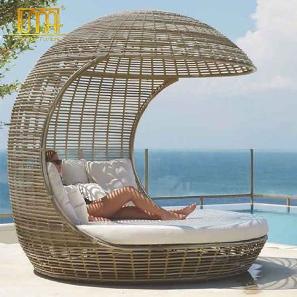 Canopy daybed outdoor