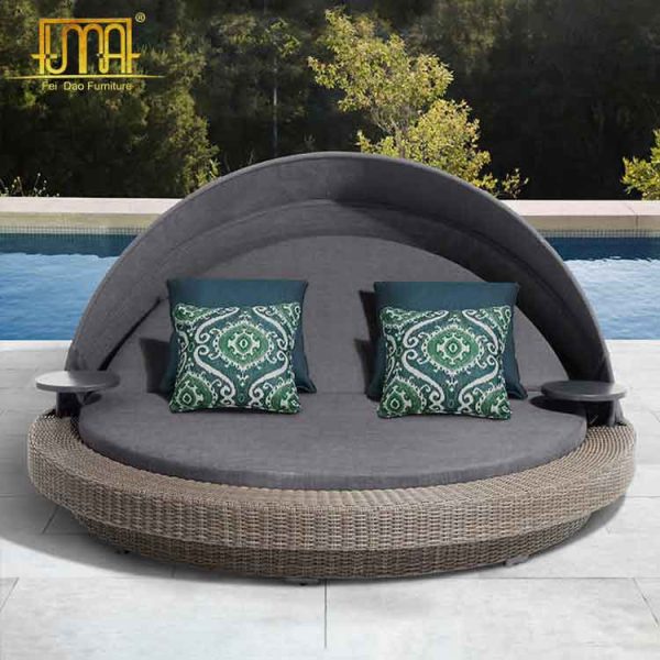 Round daybed outdoor