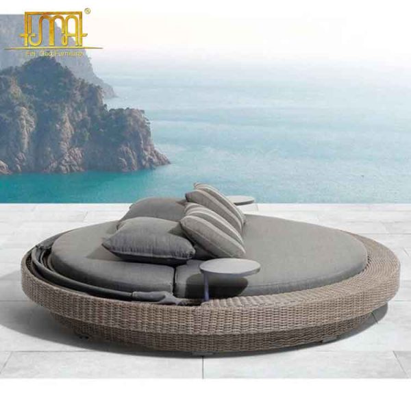 Round daybed outdoor