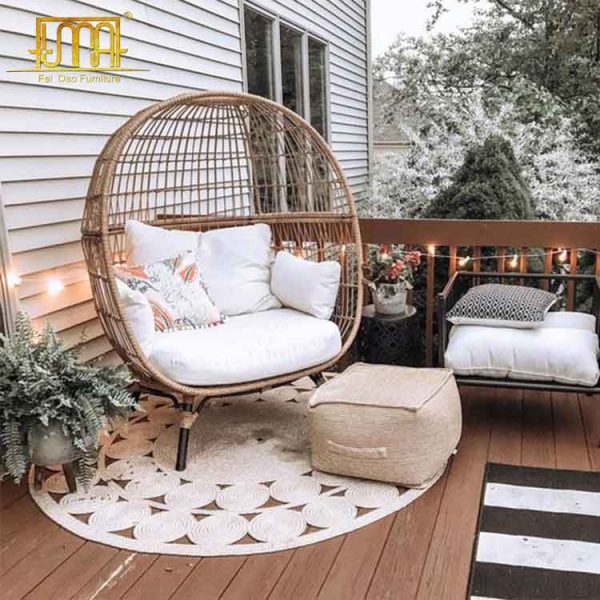 Bamboo outdoor daybed