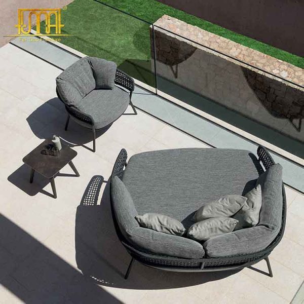 Aluminum daybed outdoor