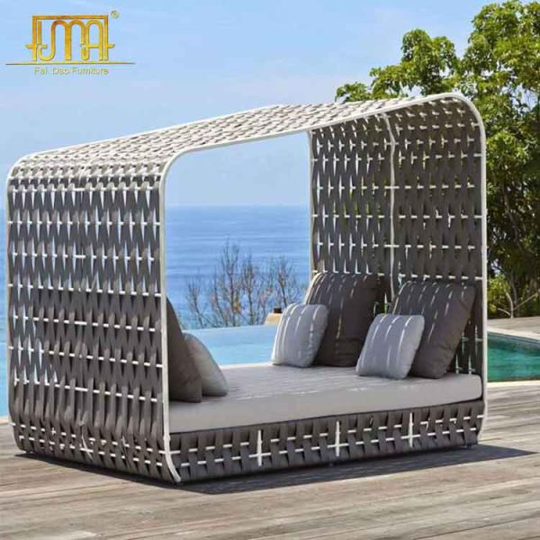 Modern outdoor daybed