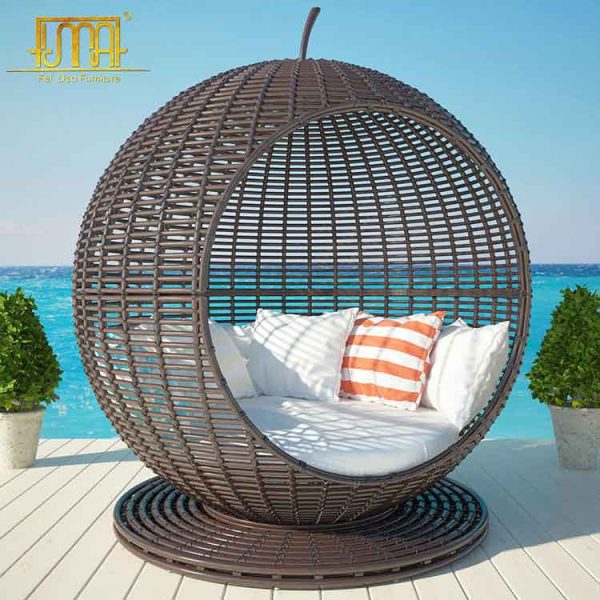 Outdoor daybed round