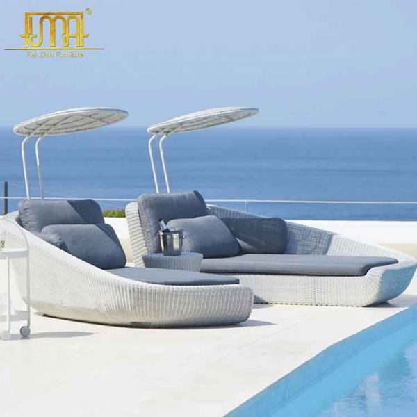Lounge daybed outdoor