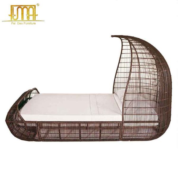 Large outdoor daybed