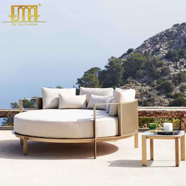 Round Outdoor Day Bed