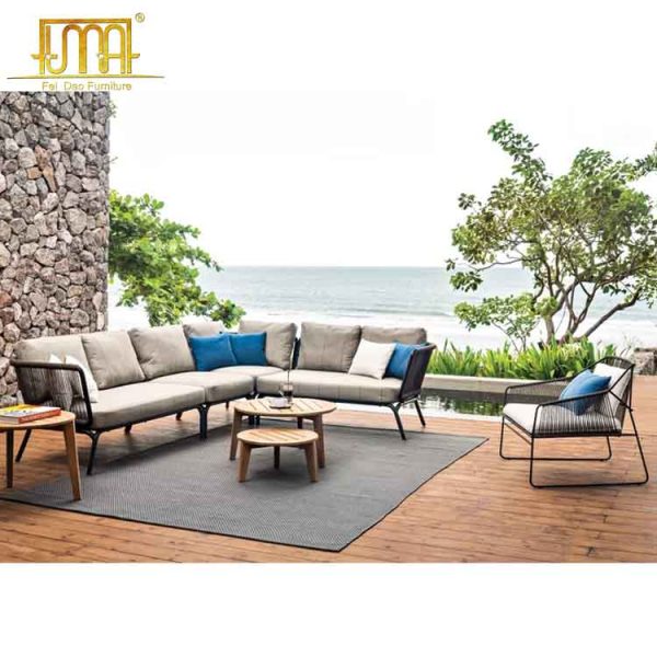 Outdoor sectional sofas