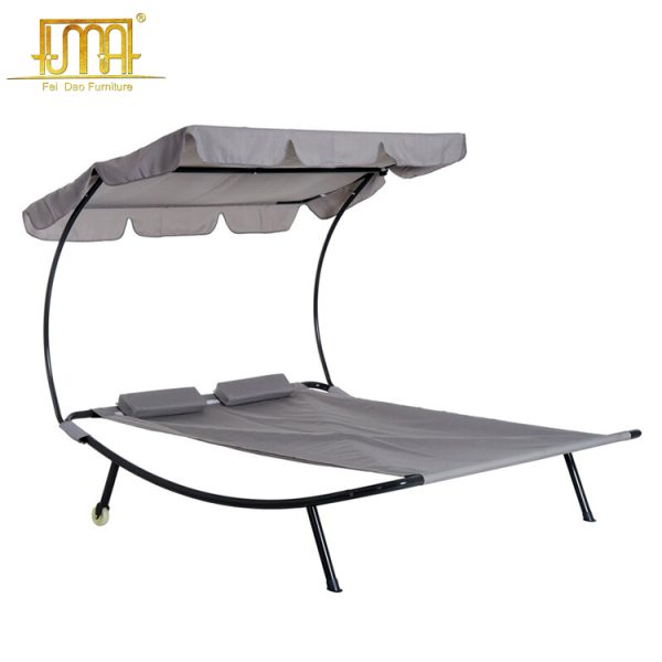 Sun lounger with canopy