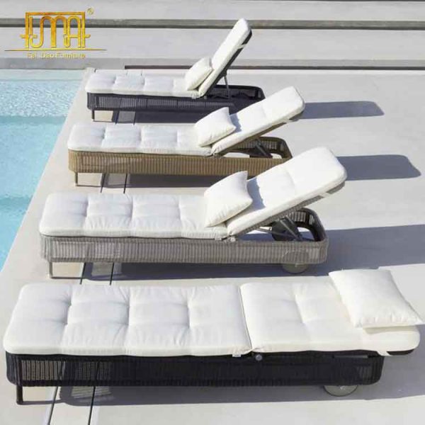 3 sunbeds for your terrace