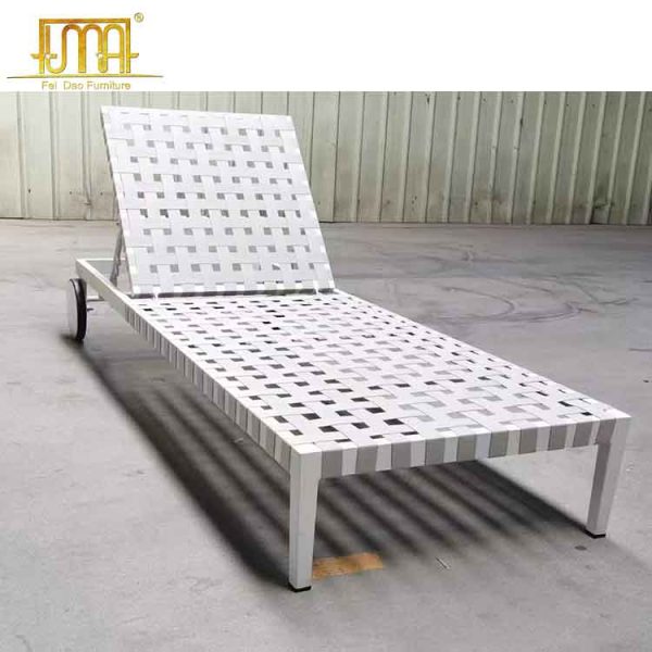 Foldaway sun lounger