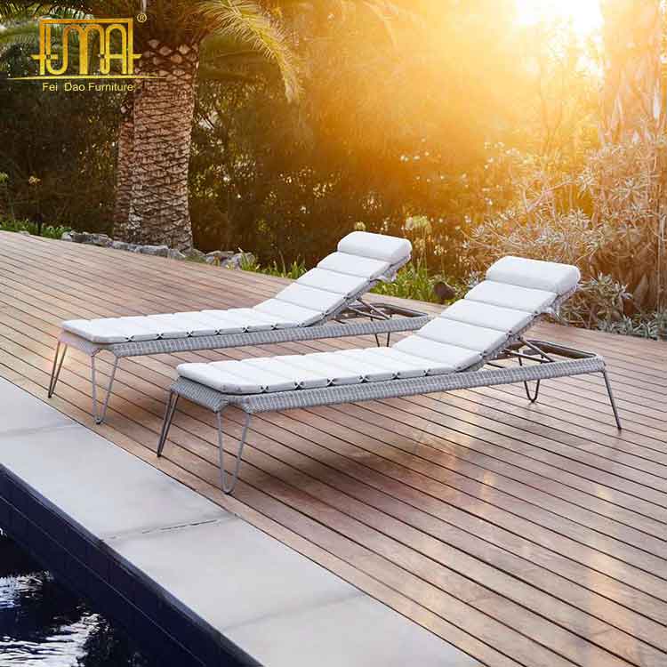 3 sunbeds for your terrace