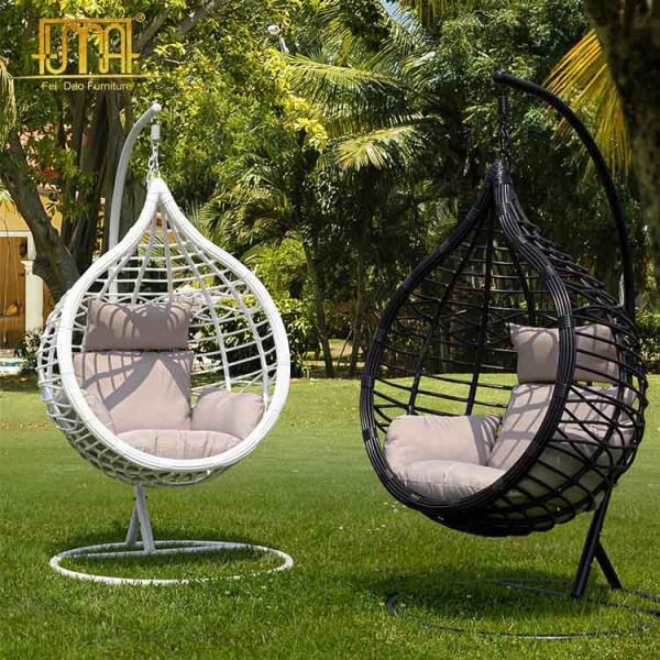 Outdoor swing chair