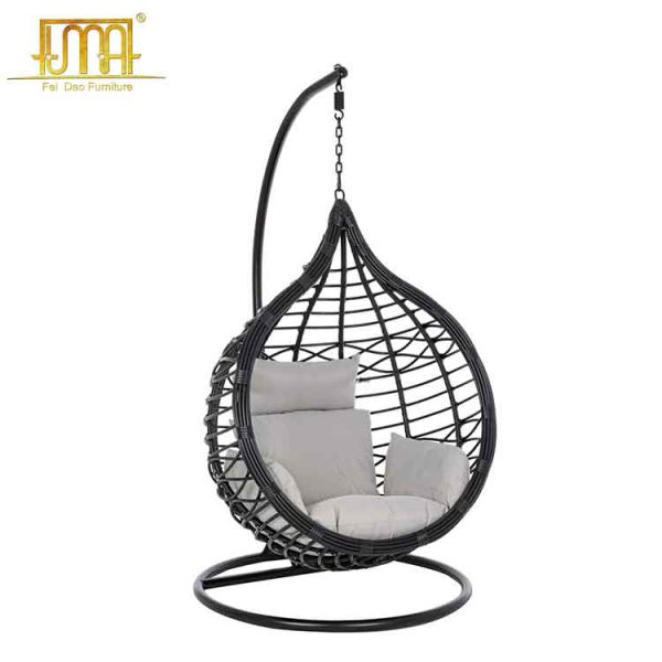 Outdoor swing chair