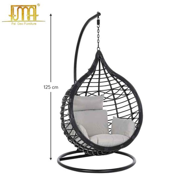 Outdoor swing chair