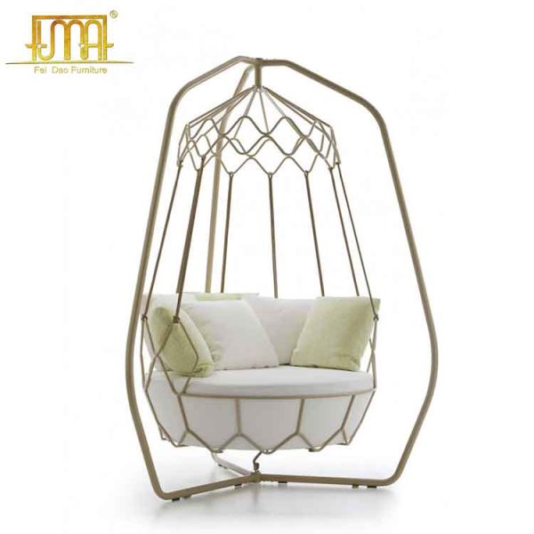 Patio hanging chair