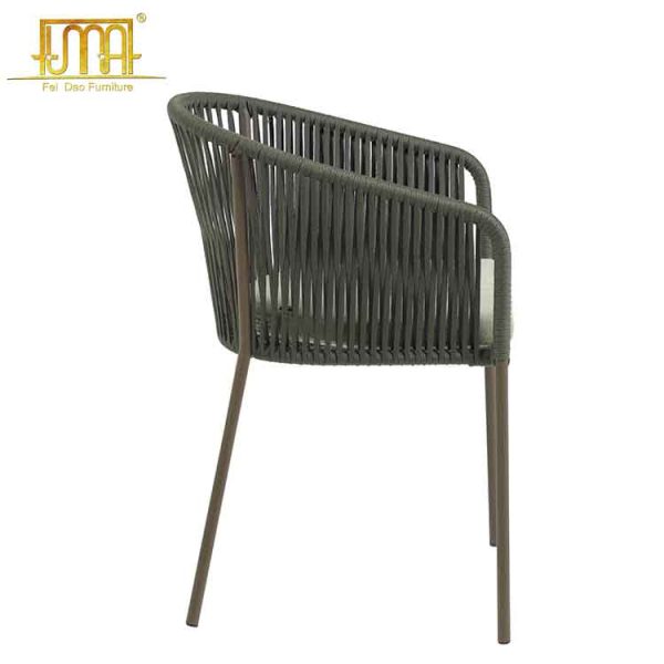 Metal patio chair and table