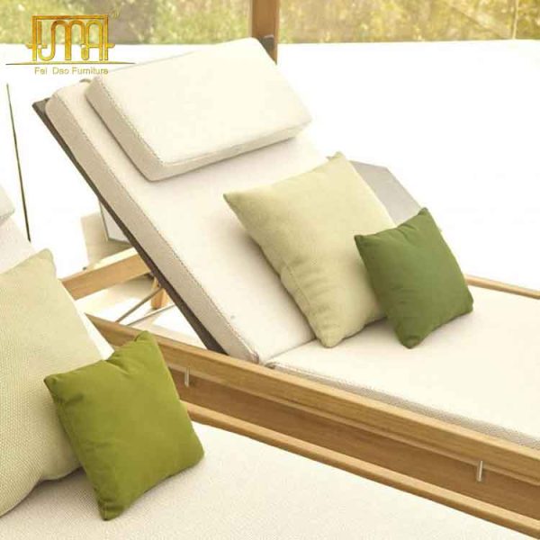 Portable folding sun lounger