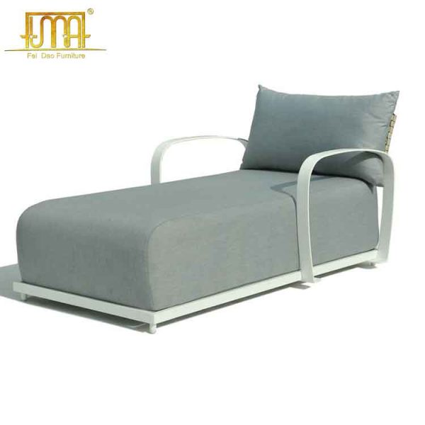 Chaise longue