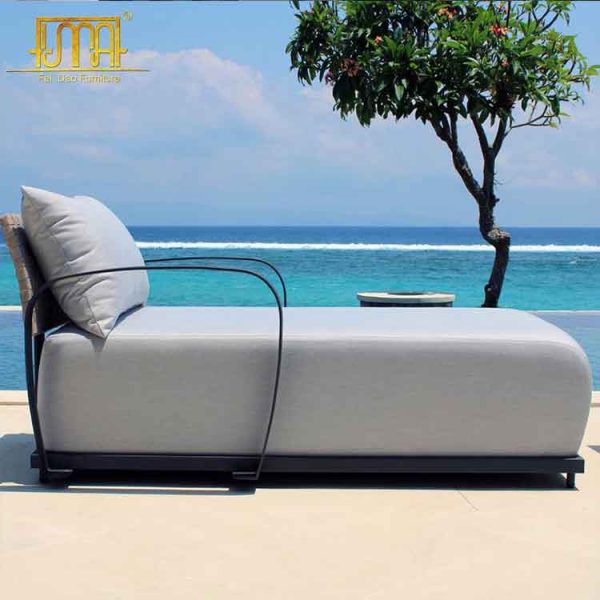 Chaise longue