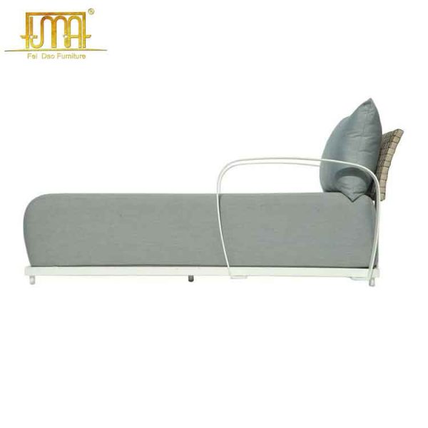 Chaise longue