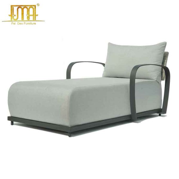 Chaise longue